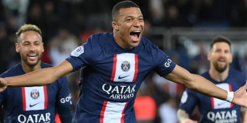 Kylian Mbappe hiện đang thi đấu cho PSG của Pháp